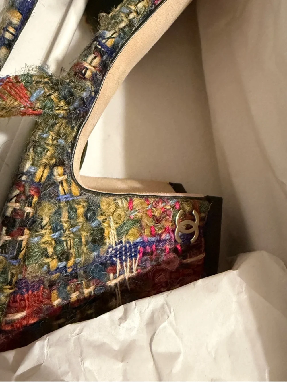 Chanel 22K Multicolor Tweed & Black Cap-Toe Slingbacks - Picture 3 of 8